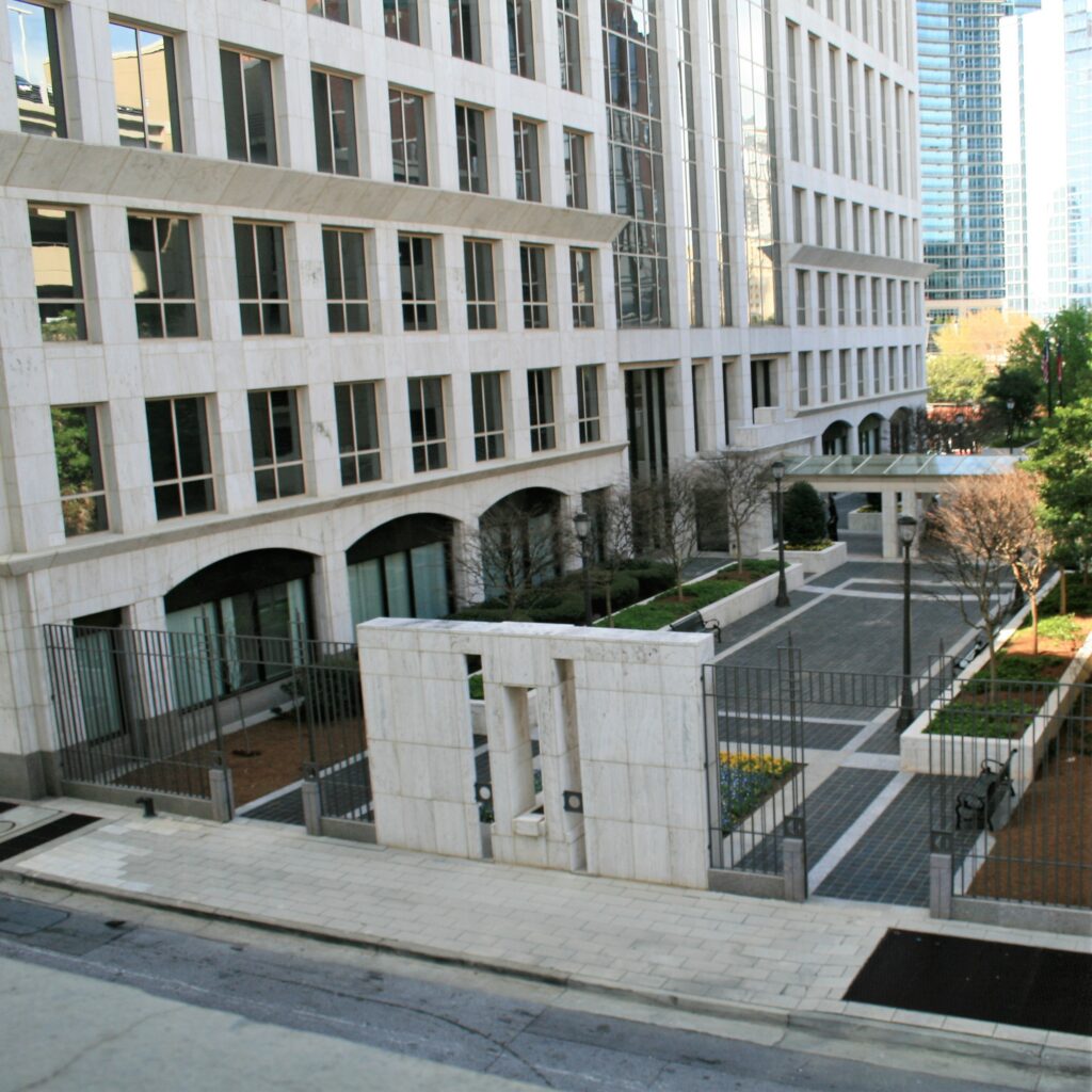 Commercial Courtyard before redesign